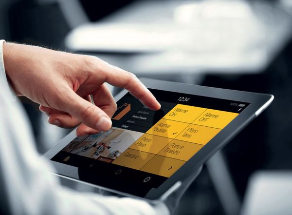 Systèmes électroniques d’alarme intégrant la commande d’automatismes