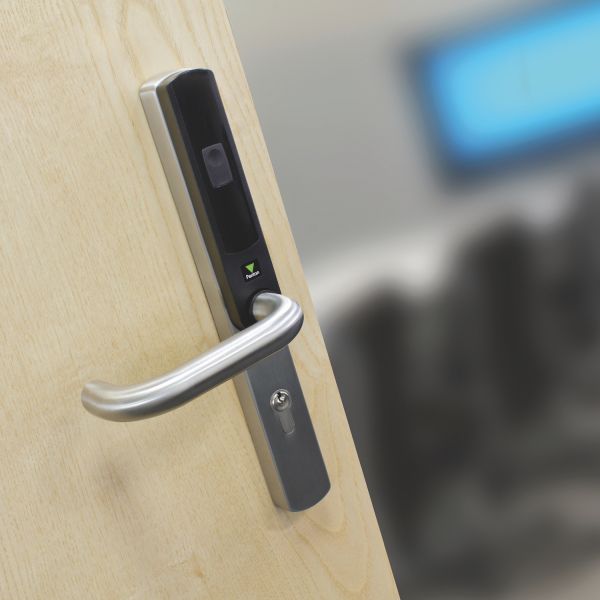 Contrôle d'accès sans fil et intelligent avec lecteur de badges ou de cartes intégré dans une poignée élégante – Net2 PaxLock